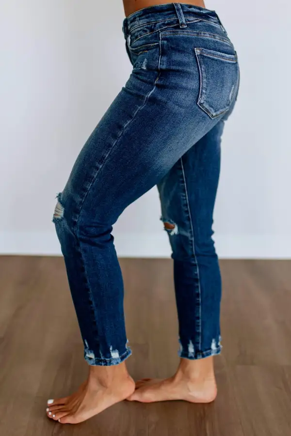 Women's Mid Rise Straight Leg Skinny Fit Jeans