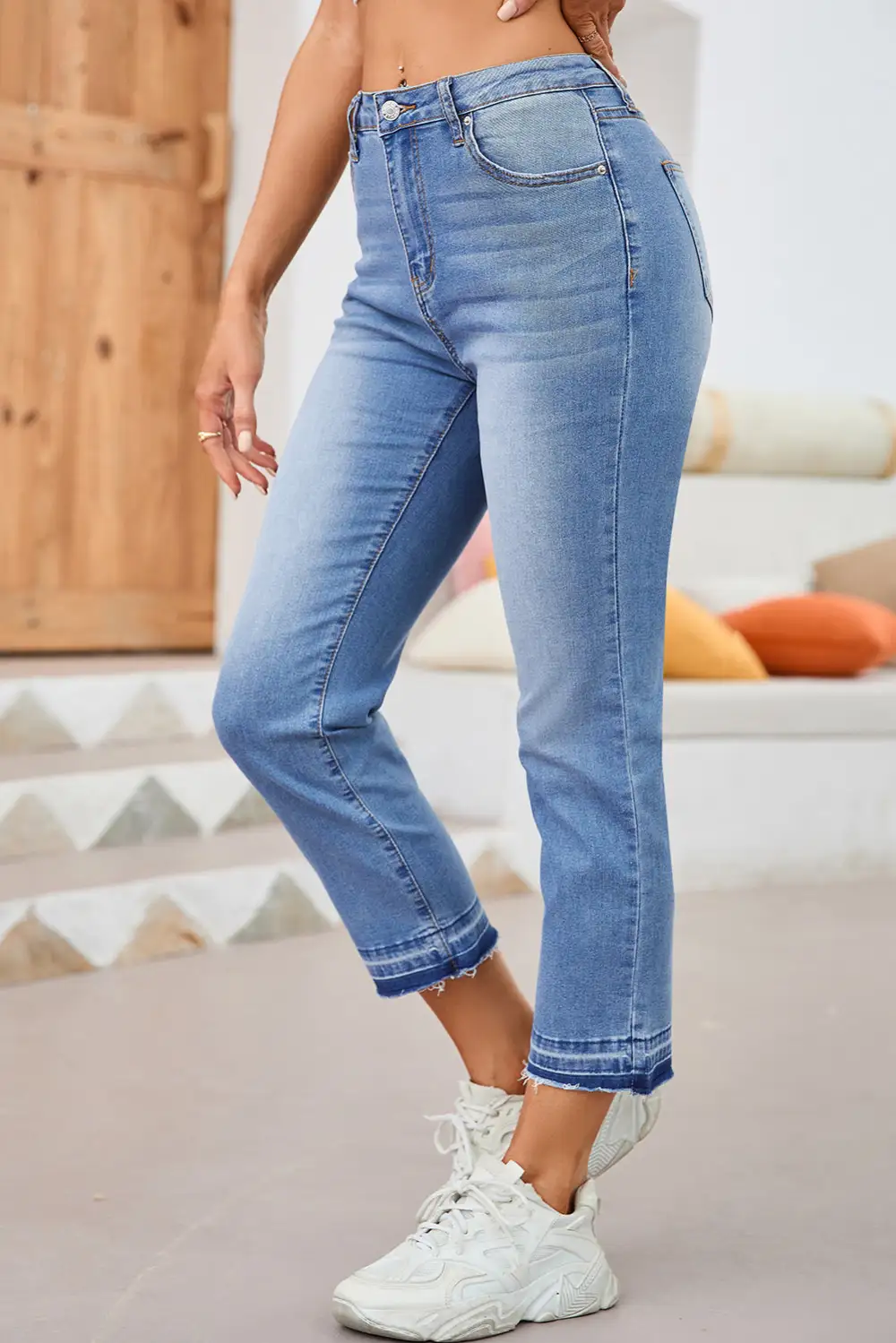 Women's Whiskered Wash Raw Hem Cropped Jeans