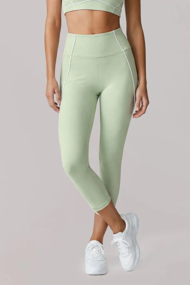 High-Waist Contrast-Seam Piped Sculpting Capri Leggings