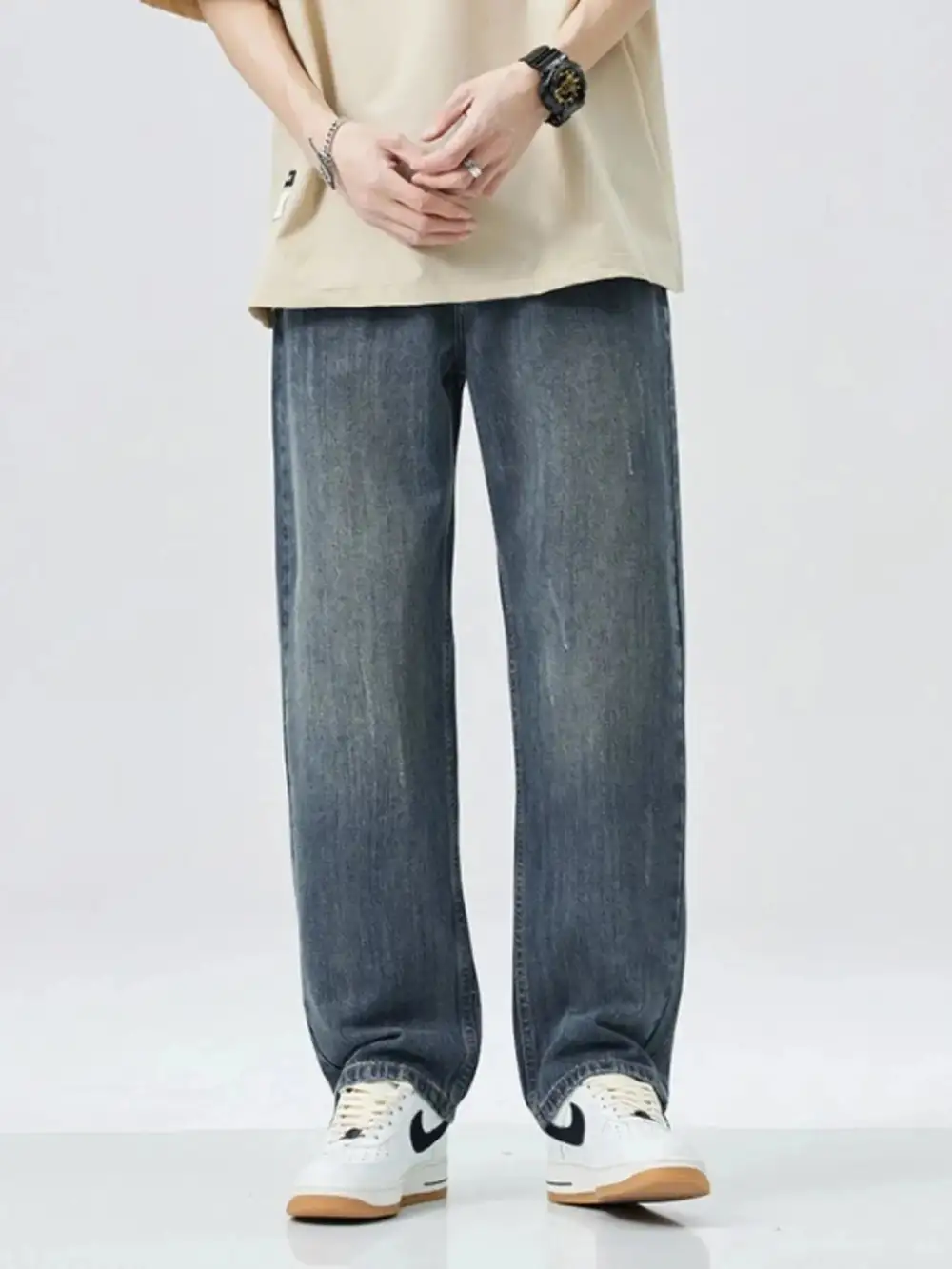 Relaxed Wide Leg Relaxed Fit Jeans