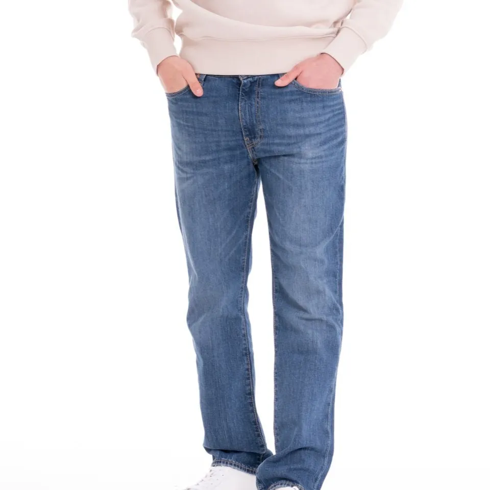 Slim Everyday Jeans