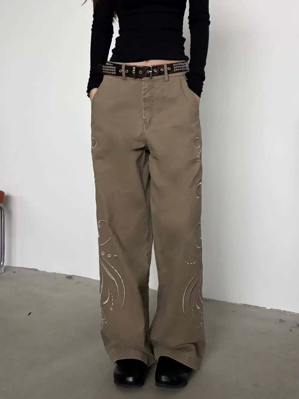 Straight-Leg Embroidered Distressed  Pants