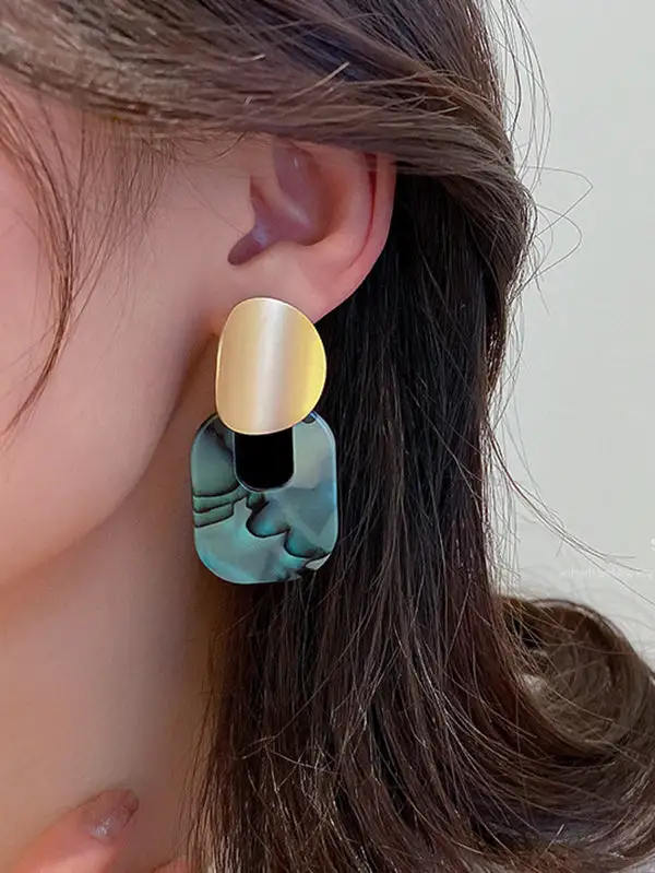 Graceful Sunburst Drop Earrings