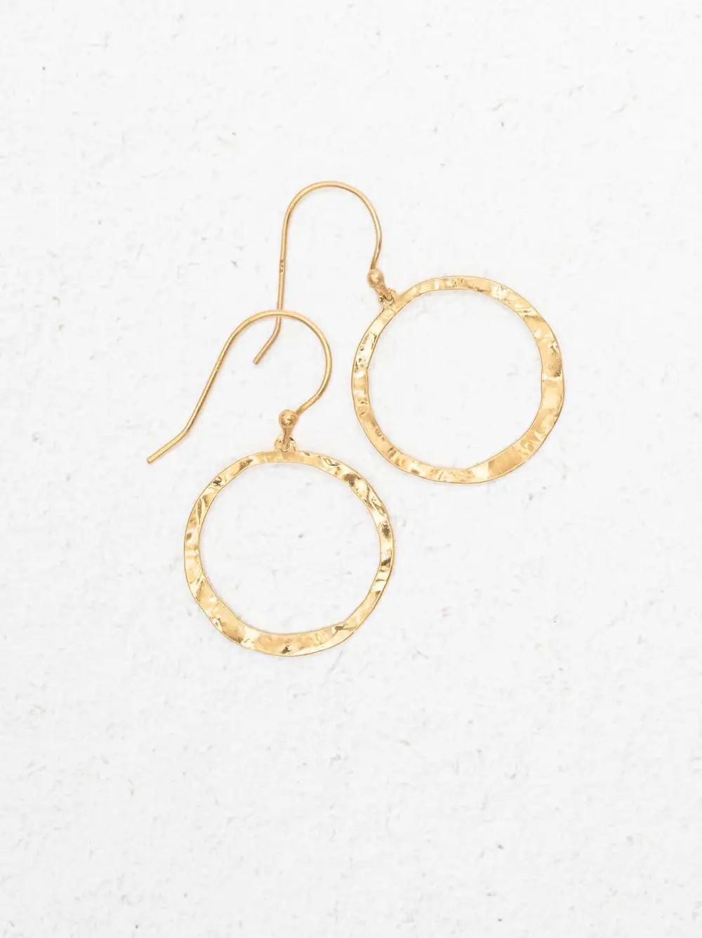 Delicate Refined Hoop Earrings