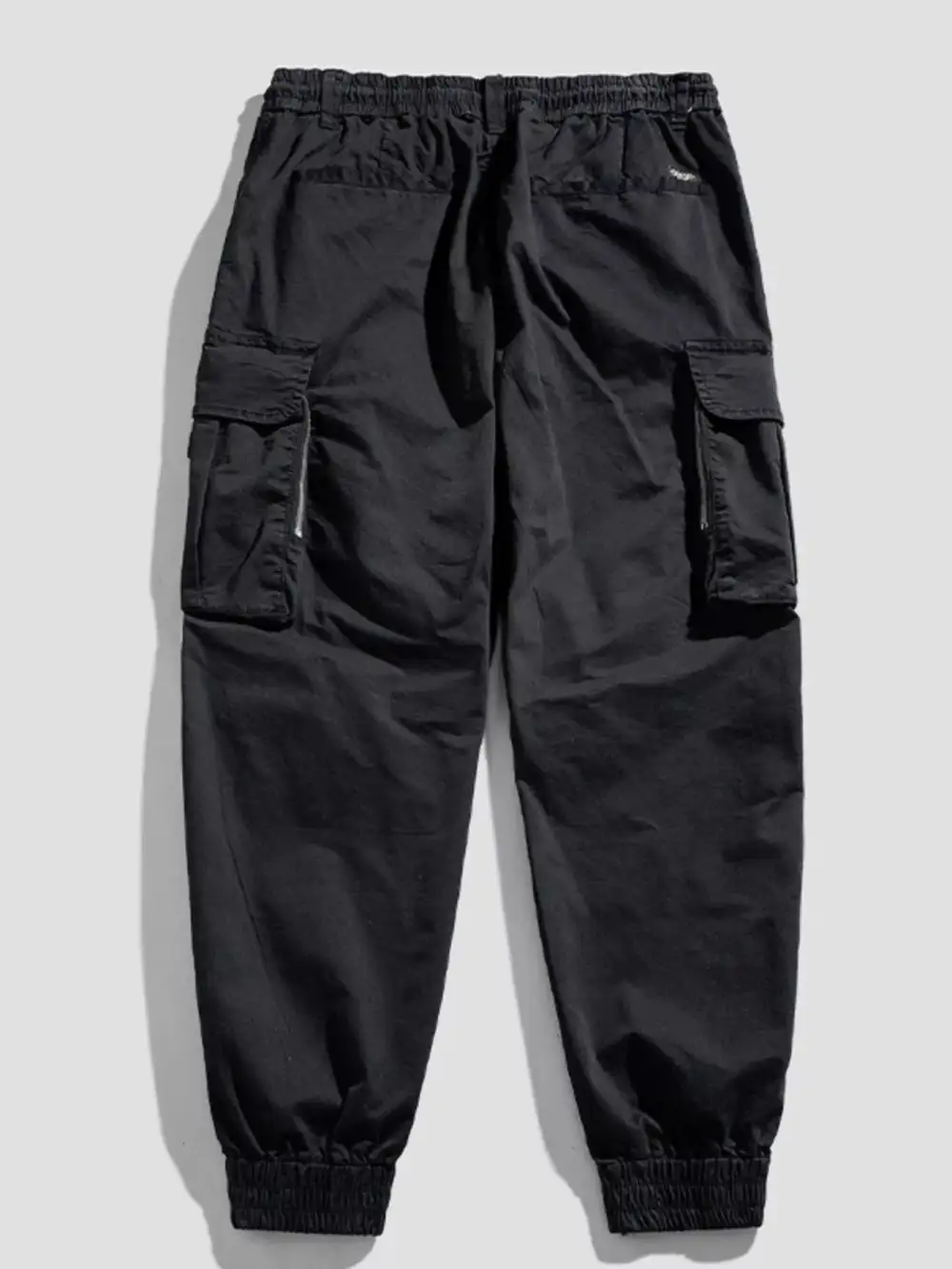Refined Men's Cargo Pants with Multiple Pockets