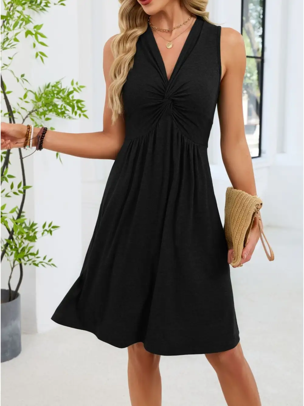 Lightweight Feel Sleeveless Dress