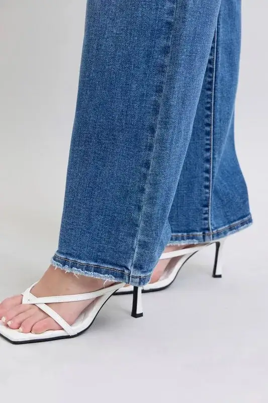 High-Waist Relaxed Vintage-Wash Pocketed Straight Leg Jeans