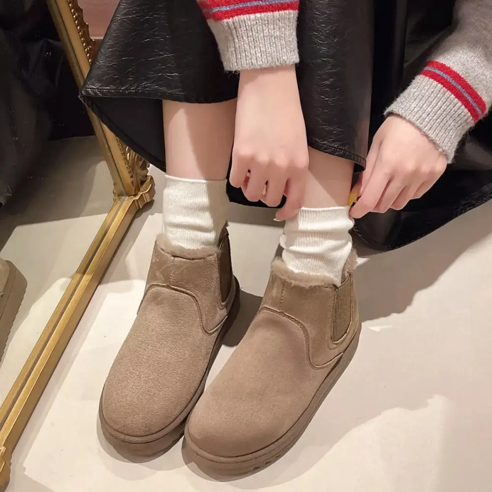 Textured Round Toe Platform Boots