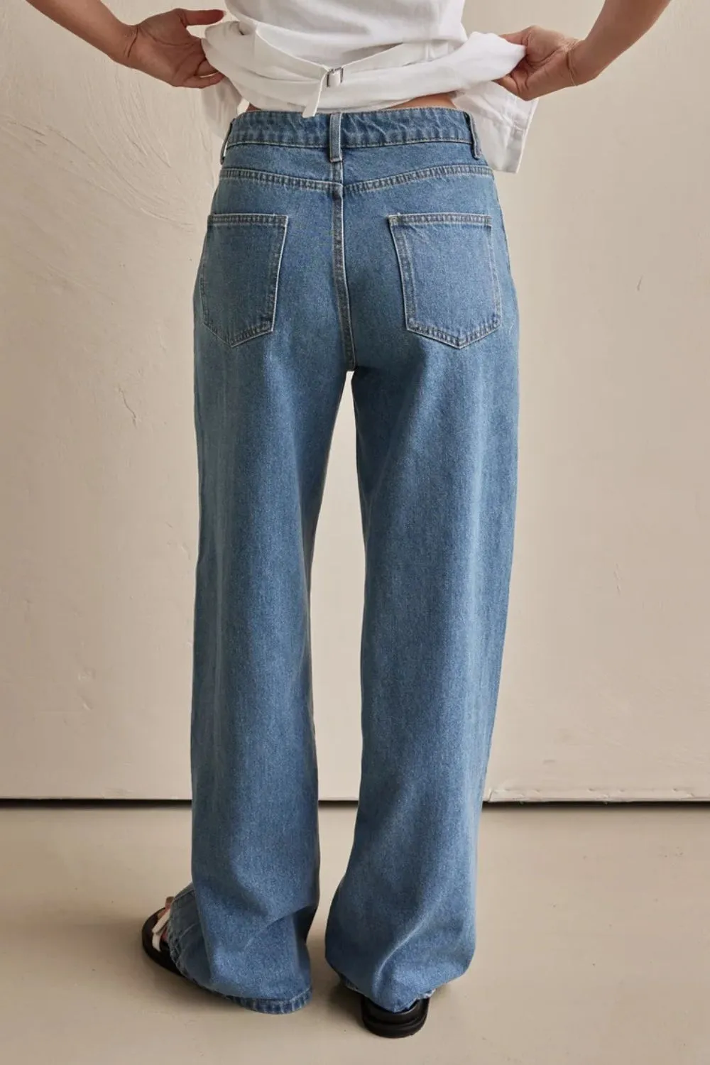 Polished Washed Pocketed Stretch Straight Leg Jeans