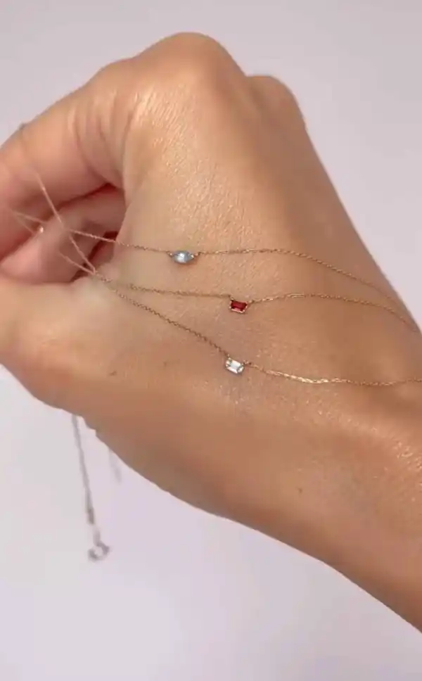 Dainty Sparkling Necklace