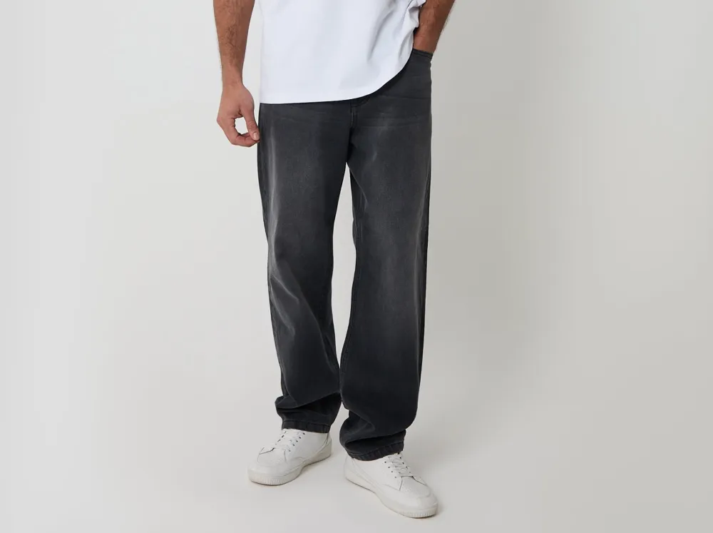 Men's White Relaxed-Fit Graphic Peached Cotton T-Shirt
