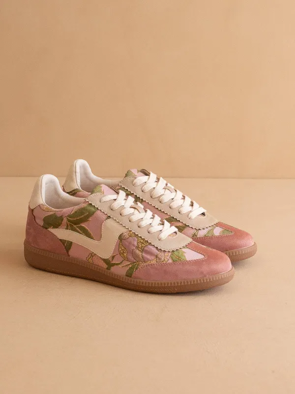 Low Top Easygoing Sneakers