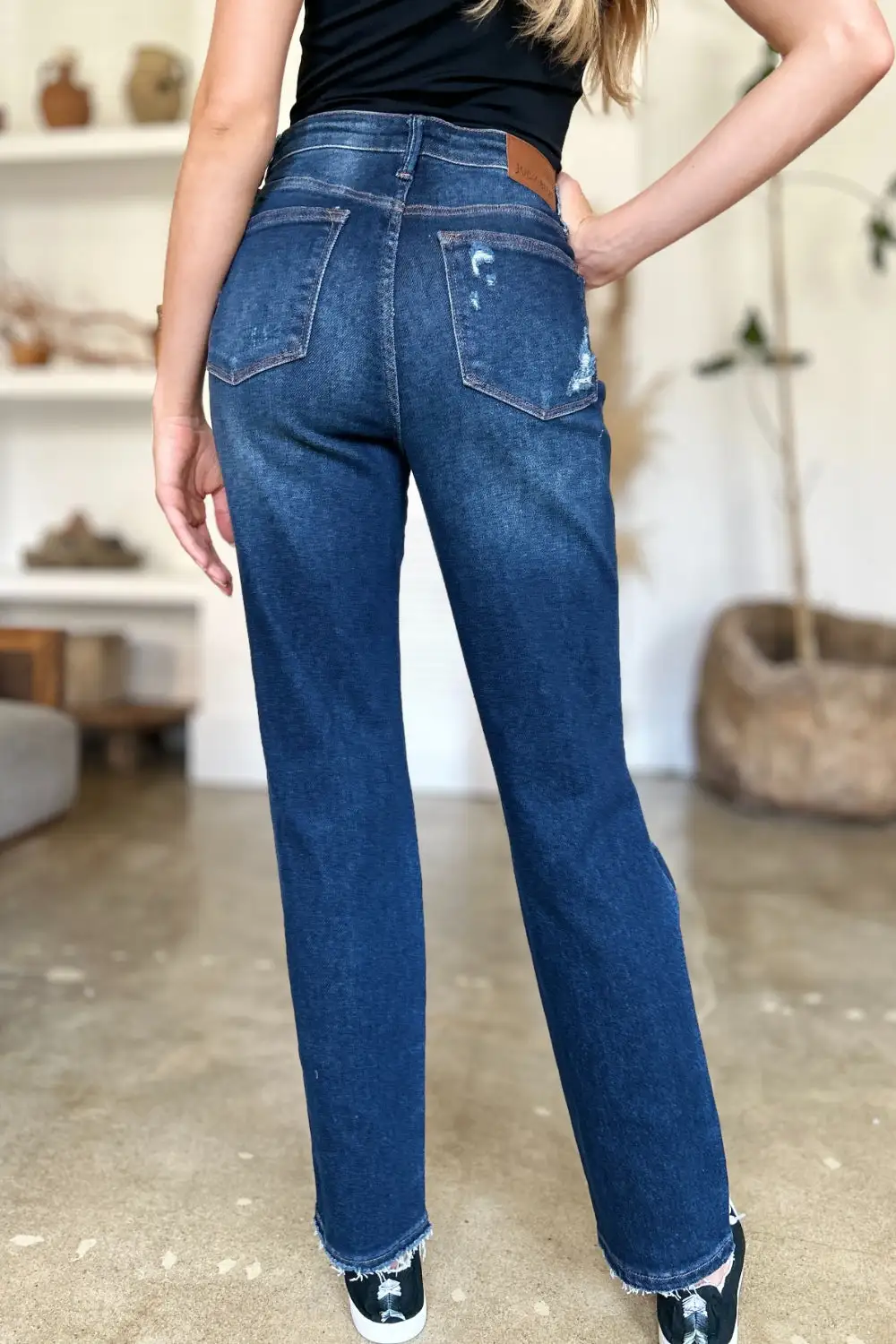 Simple Trim Subtle Texture Denim Jeans