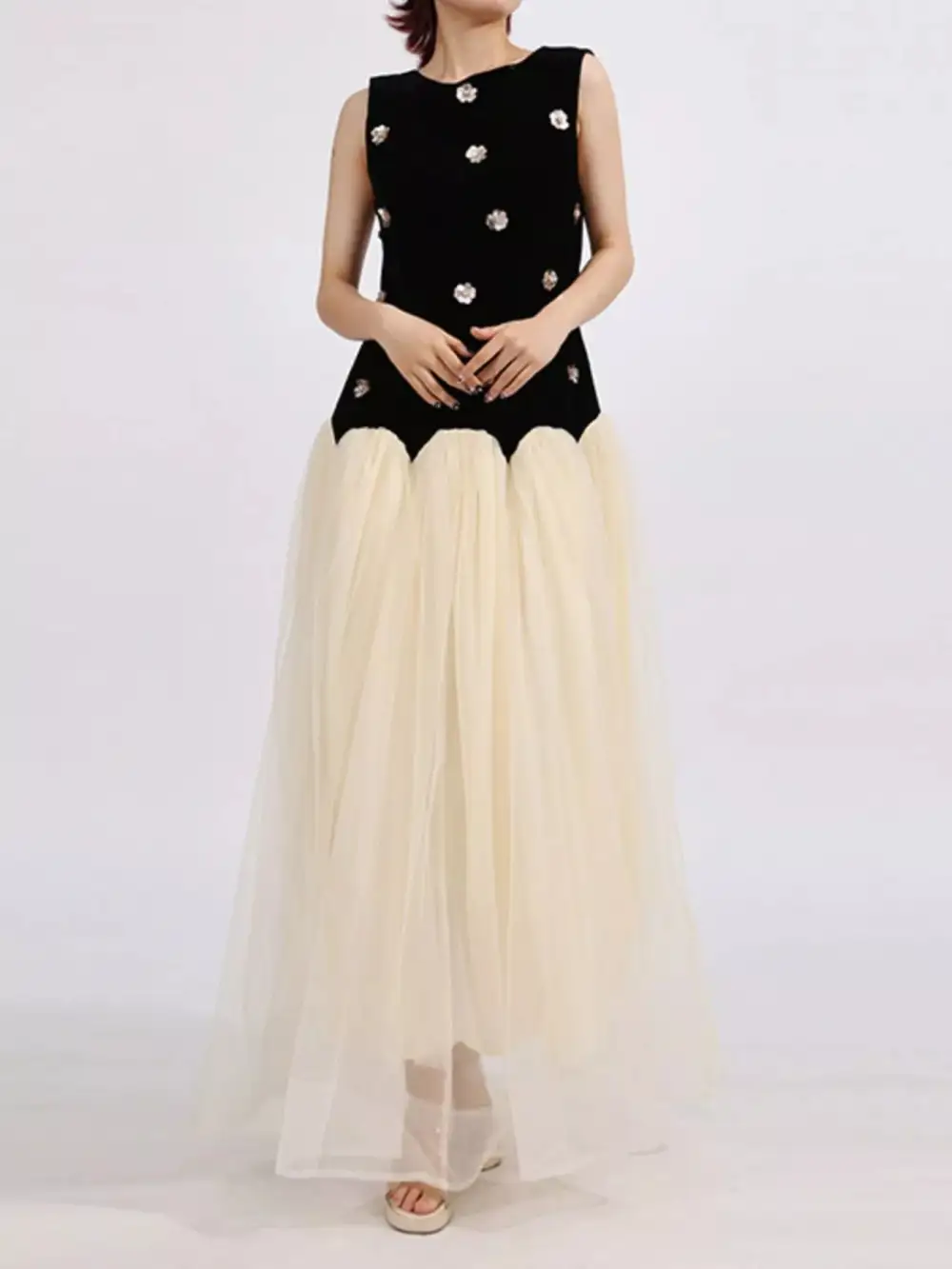 Contrast Flower Sleeveless Tulle Maxi Dress