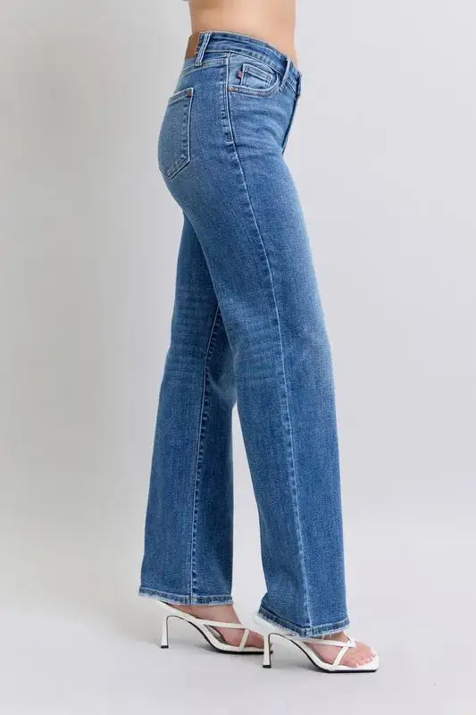 High-Waist Relaxed Vintage-Wash Pocketed Straight Leg Jeans