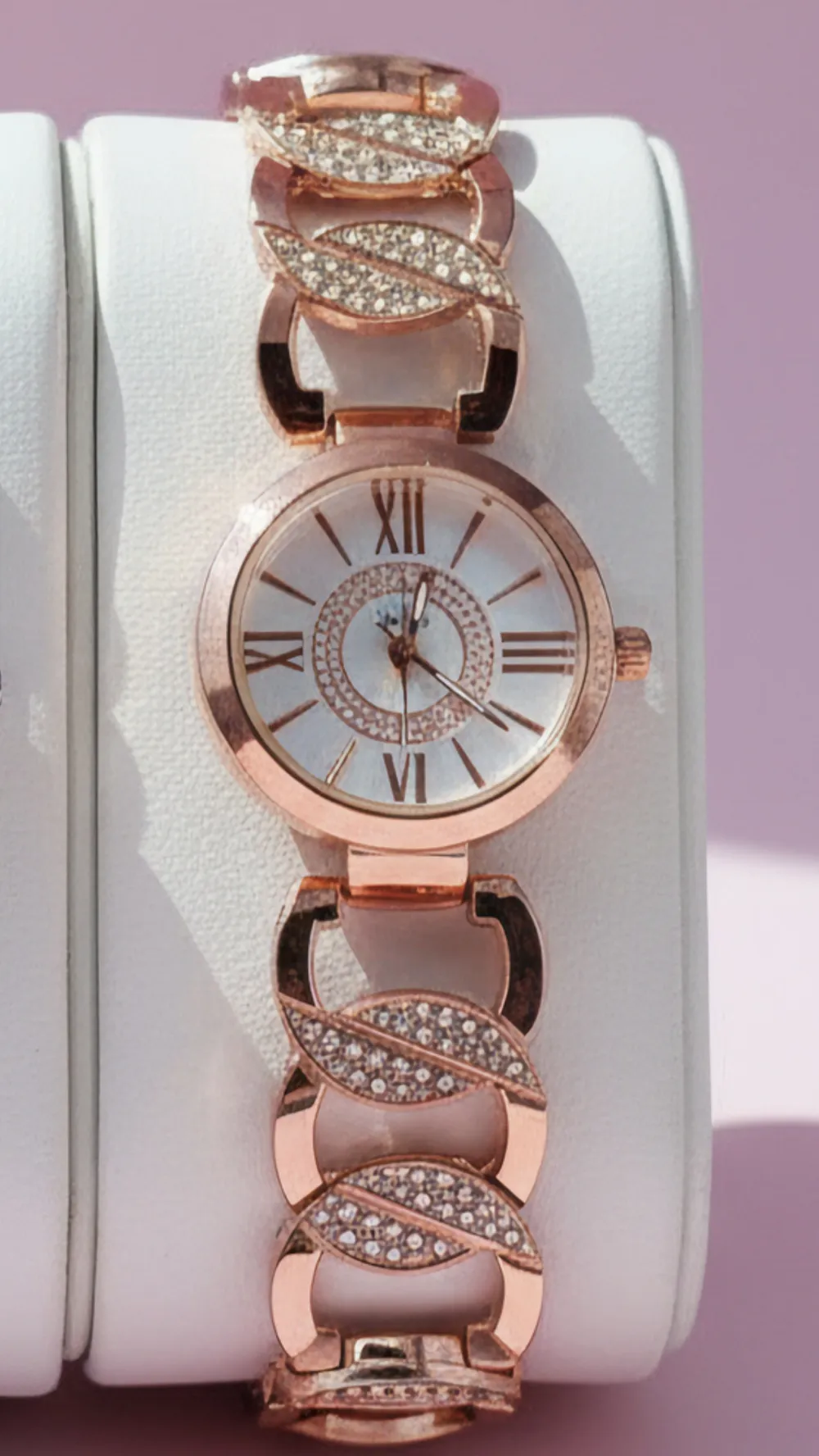 Round Face Crystal Link Fashion Watch