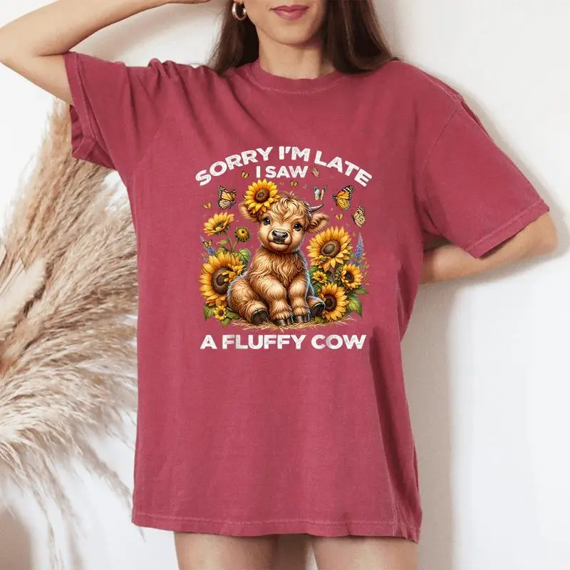 Sorry I'm Late I Saw A Fluffy Cow Sunflower Highland Cow Women's Oversized Comfort T-Shirt