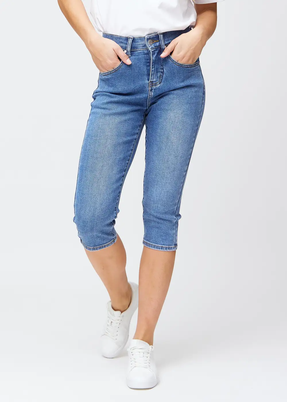 Relaxed High-Waist Pocketed Slim-Fit Denim-Look Capri Trousers