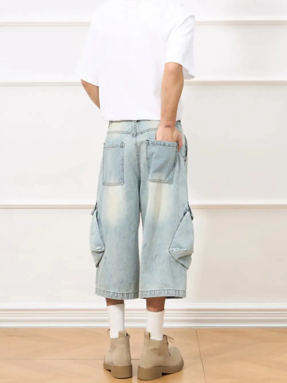 Wide Leg Pocket Detail Vintage Inspired Washed Capri Jeans