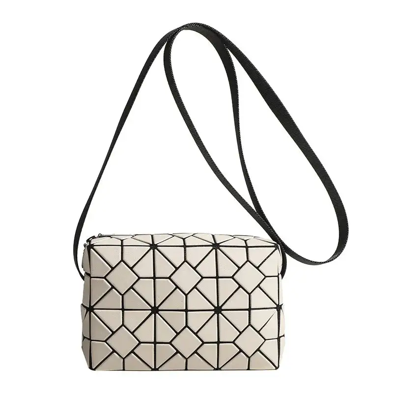 Chic Everyday: Casual Flap-Closure Crossbody Bag
