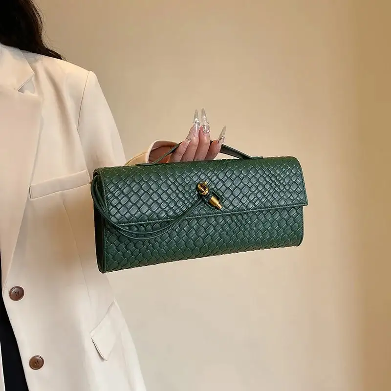 Designer Minimalist: Classic Simple Handbag