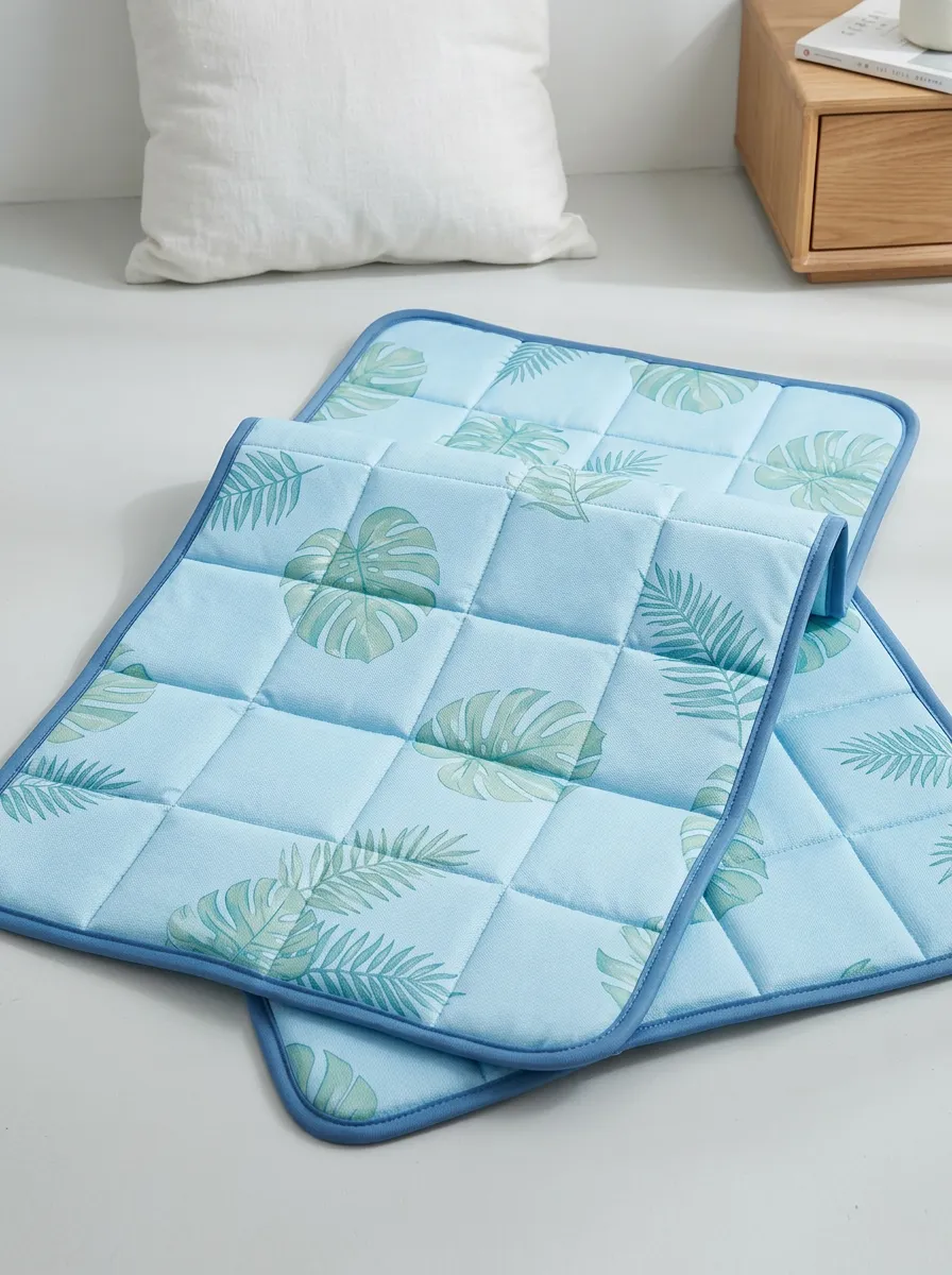 Tropical Leaf Print Cooling Mat