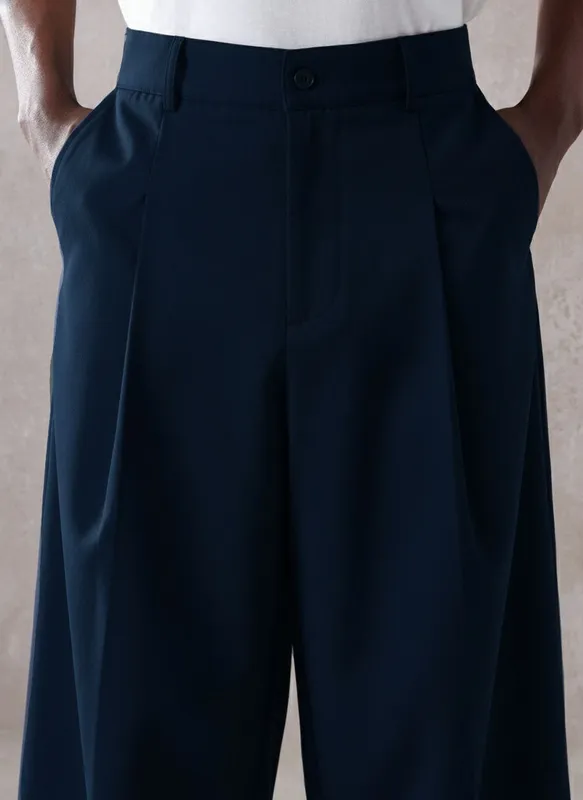 Minimal Pleated Wide-Leg Trousers