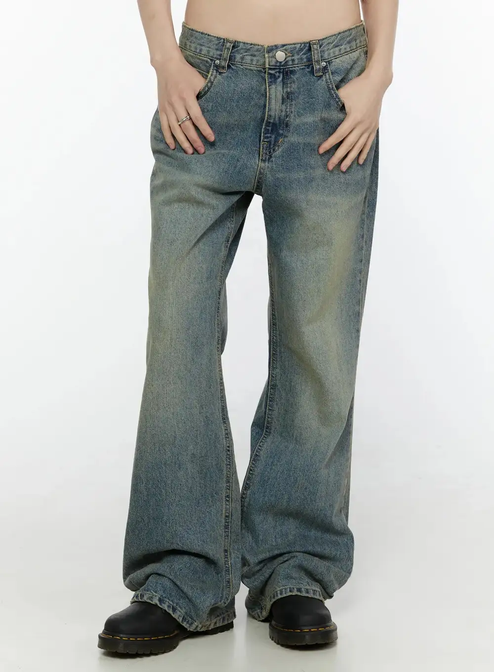 Vintage Wash Flared Jeans