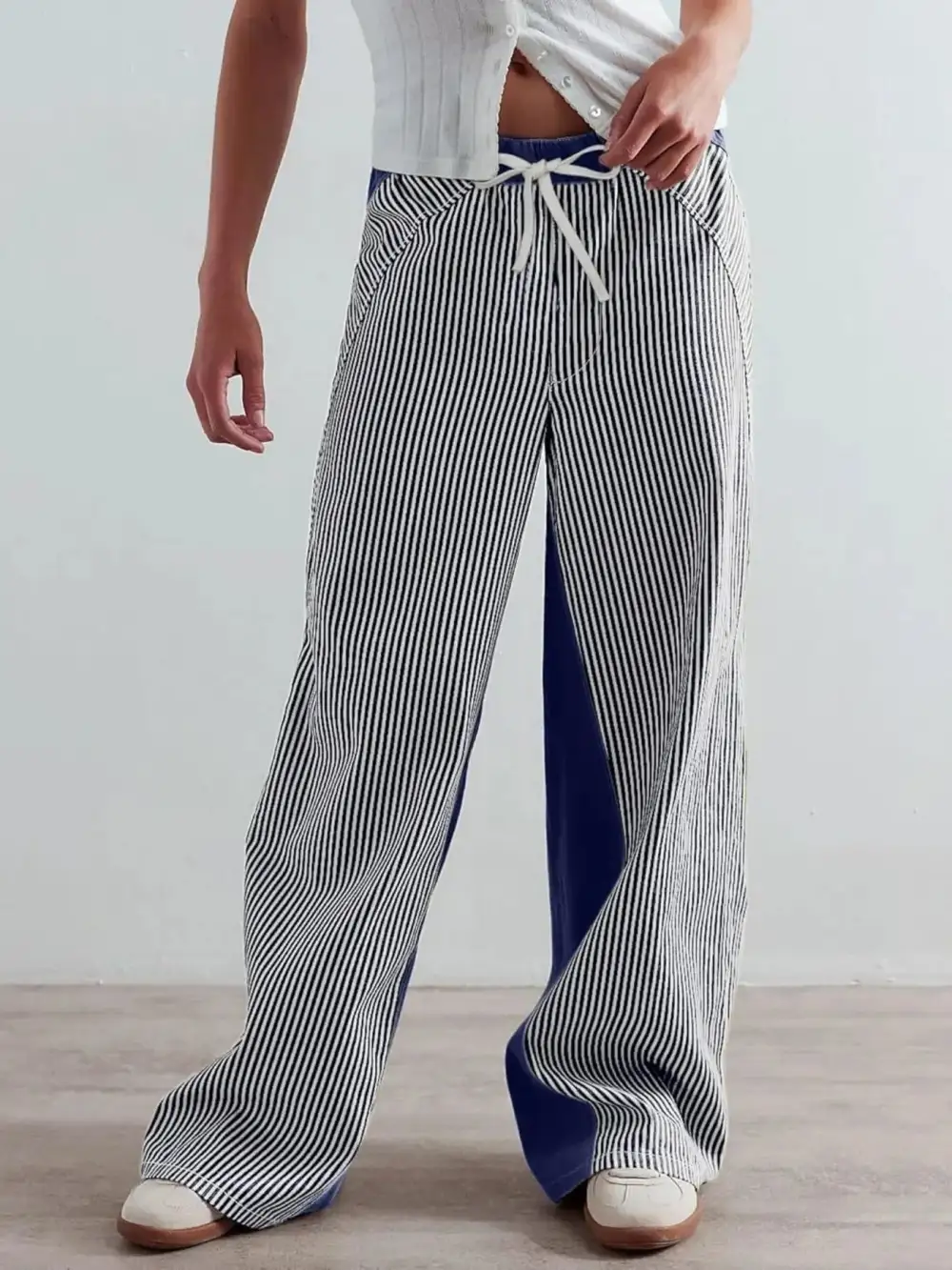 Relaxed Striped Wide Leg Jeans