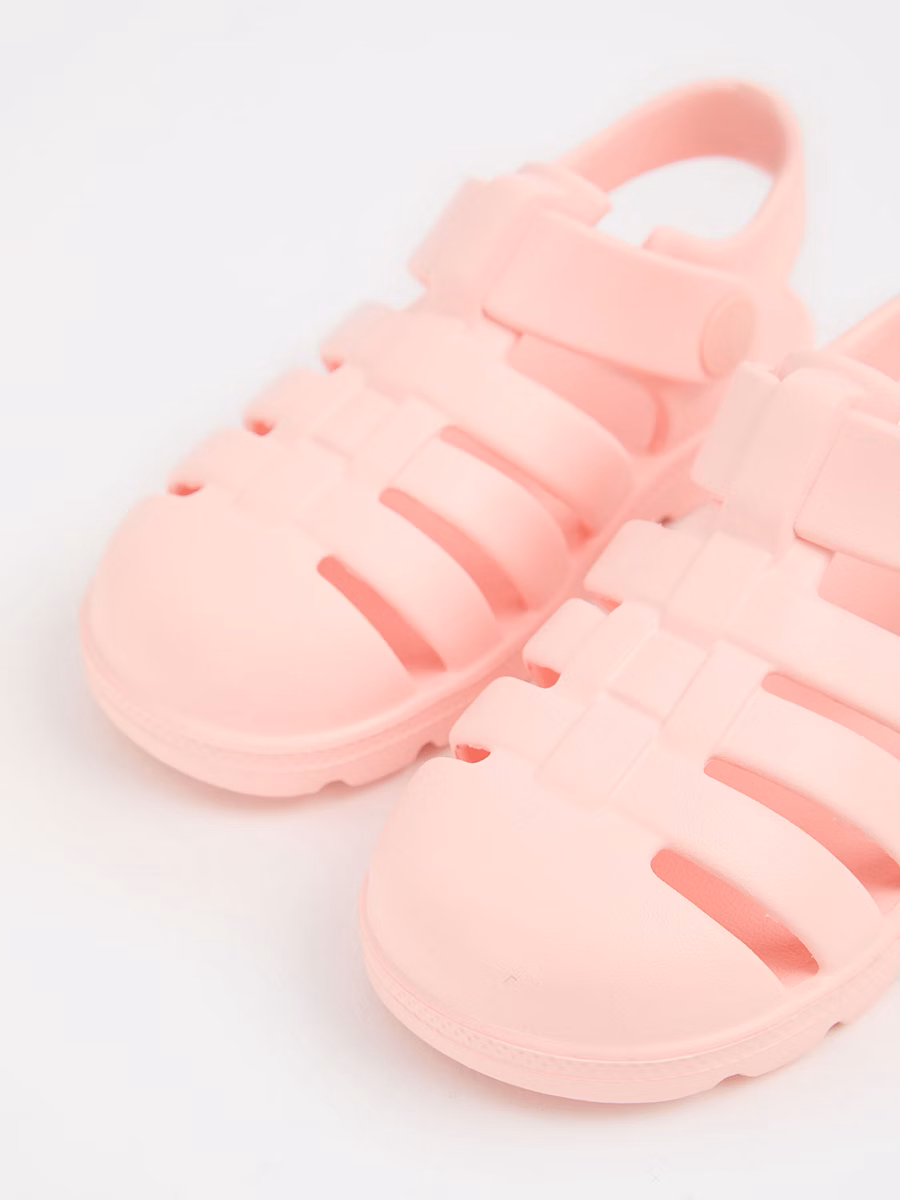 Pink Fisherman Sandals detail 1