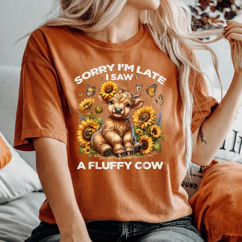 Sorry I'm Late I Saw A Fluffy Cow Sunflower Highland Cow Women's Oversized Comfort T-Shirt