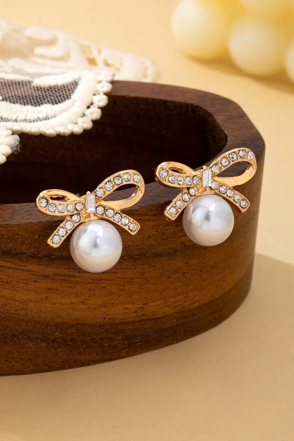 Pearl And Crystal Bow Stud