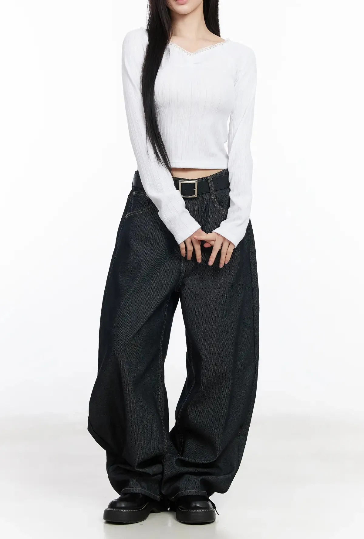 Pocketed Non-Fade Wide Leg Jeans