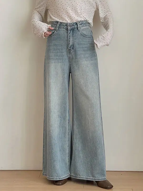 High Waist Relaxed Fit Wide Leg Pocket Jeans