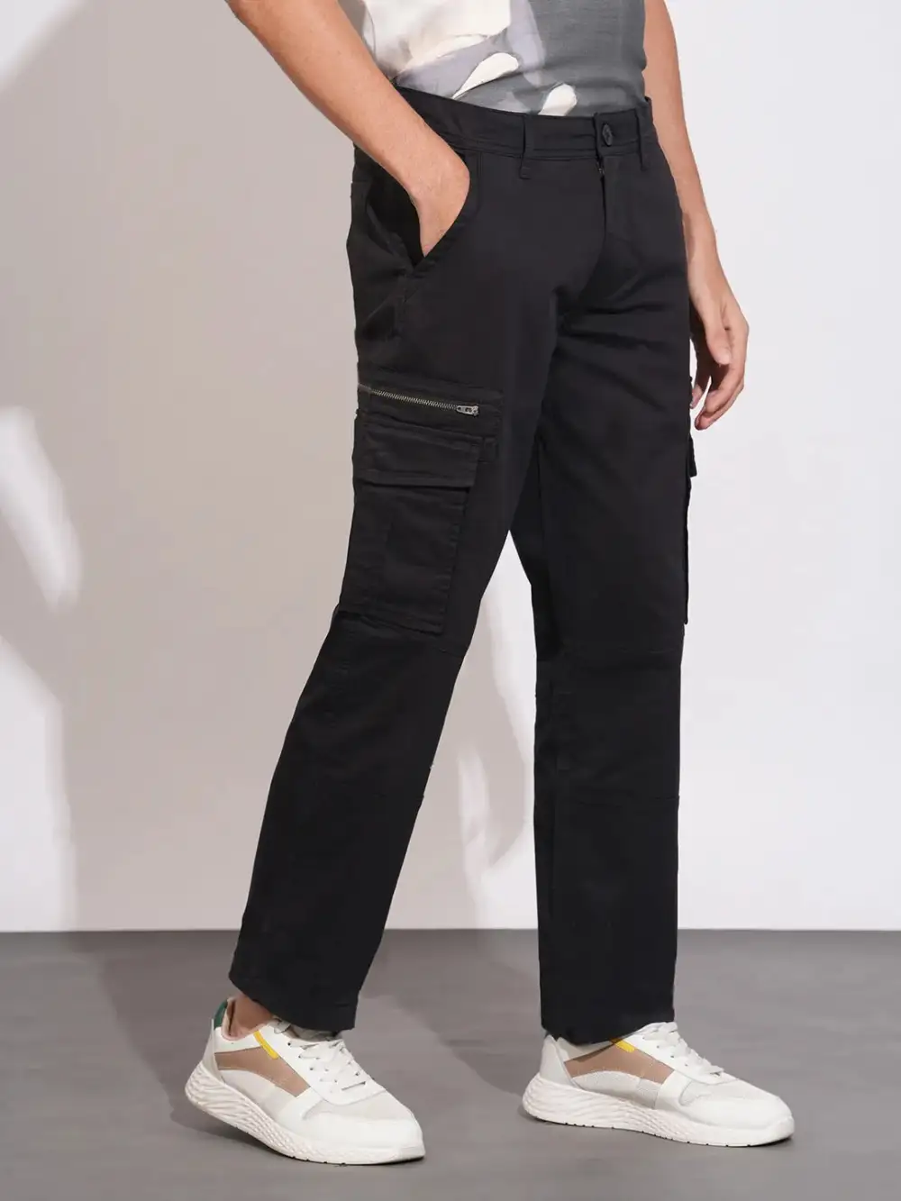 Regular-Fit Mid-Rise Cargo Trousers