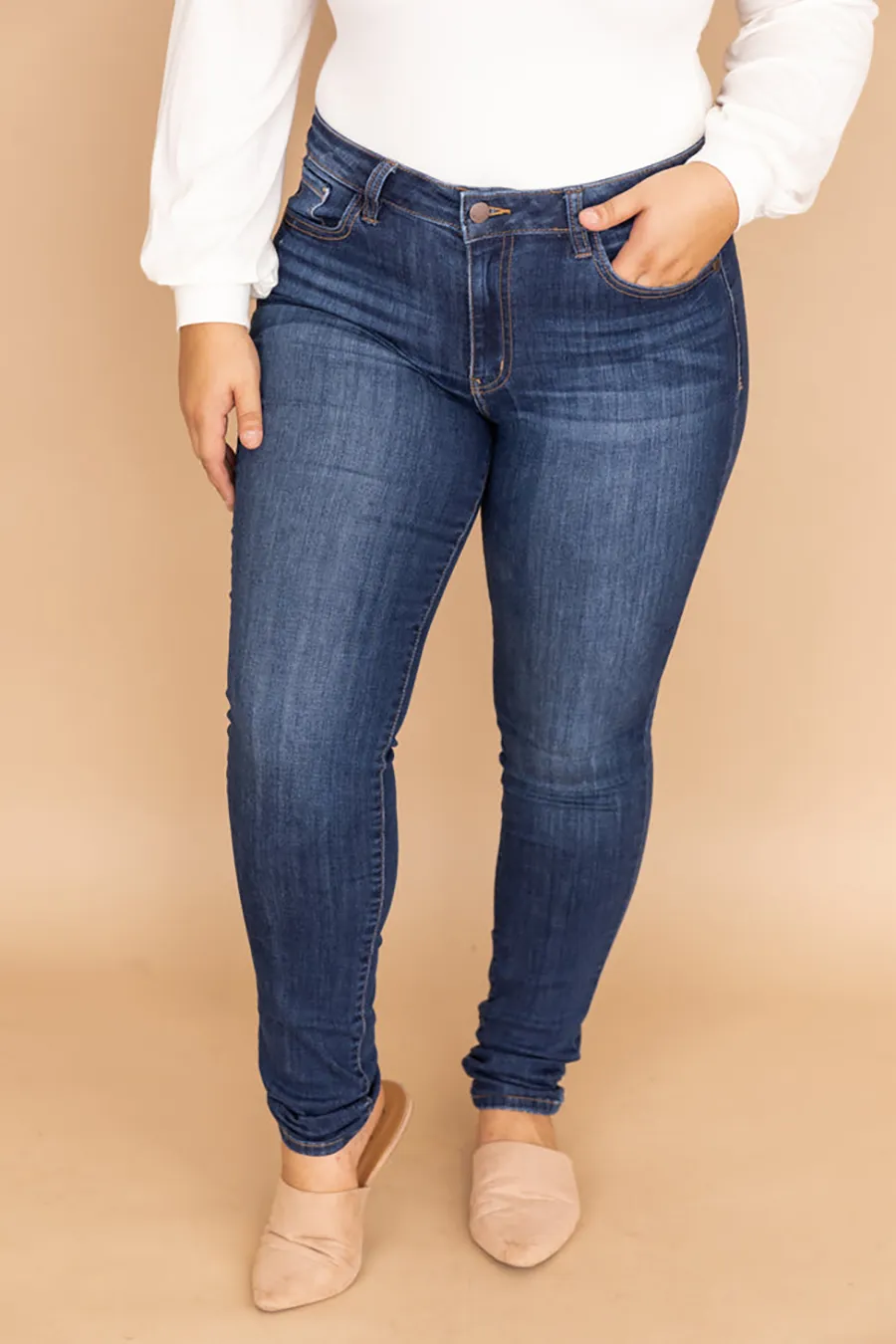 Stylish Dark Wash Skinny Jeans