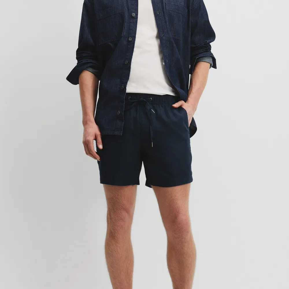 Men's Contemporary Drawcord Linen Shorts