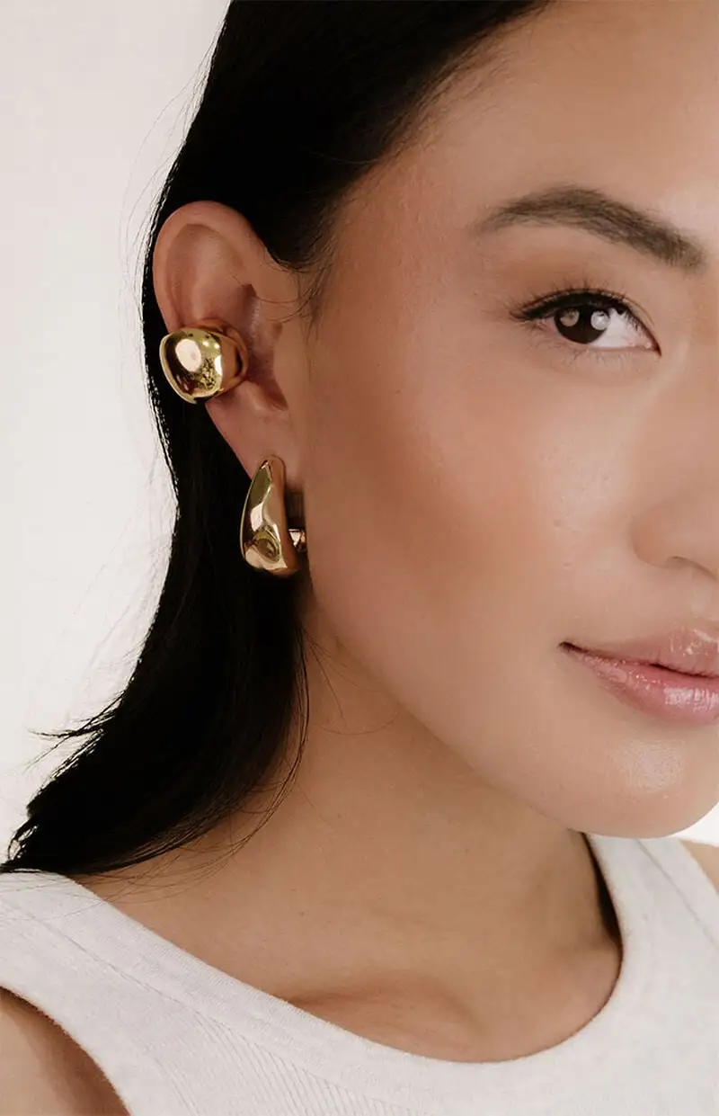 Ettika Chunky Metal Ear Cuff