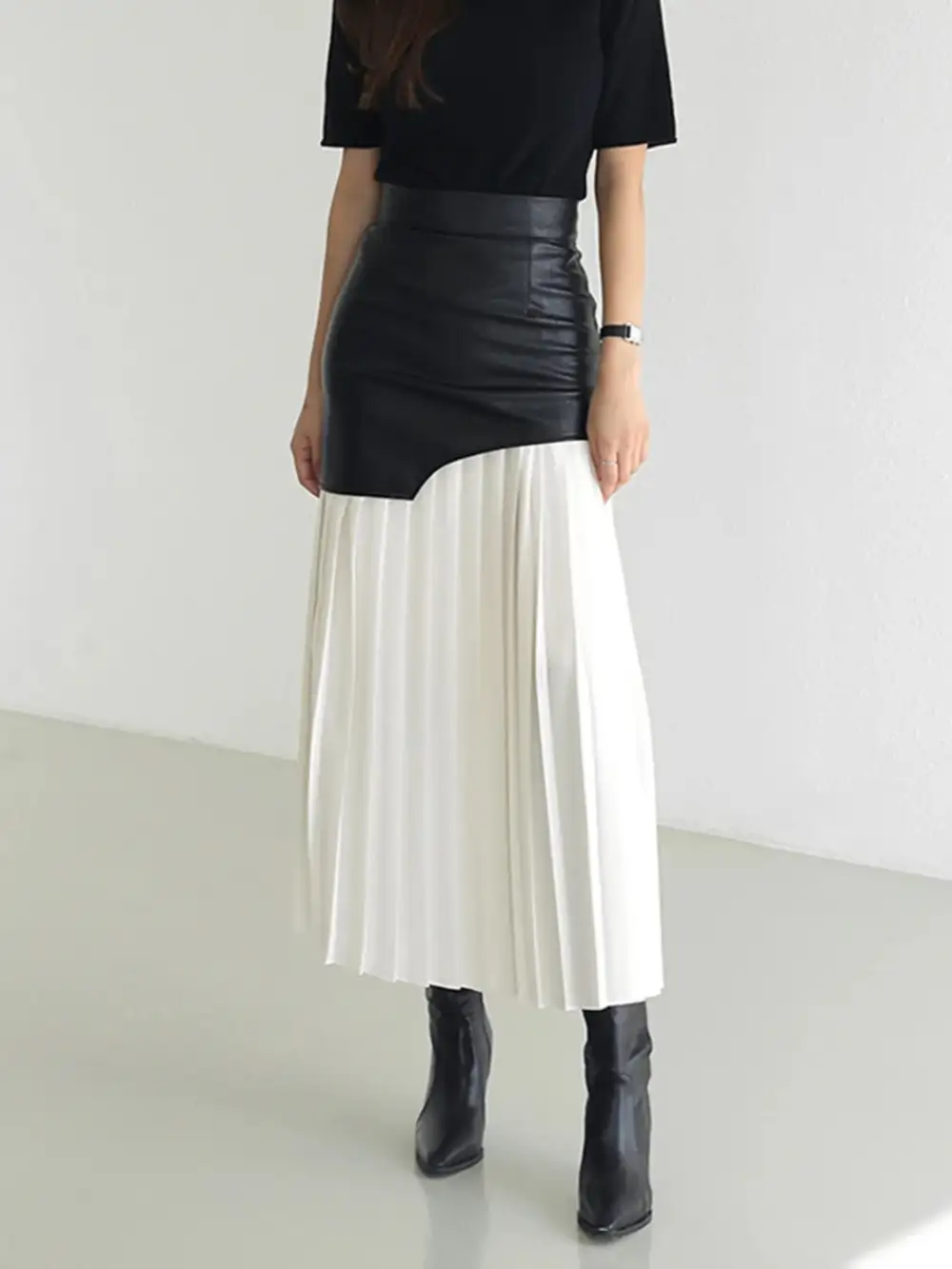 Pleated Contrast Skirt