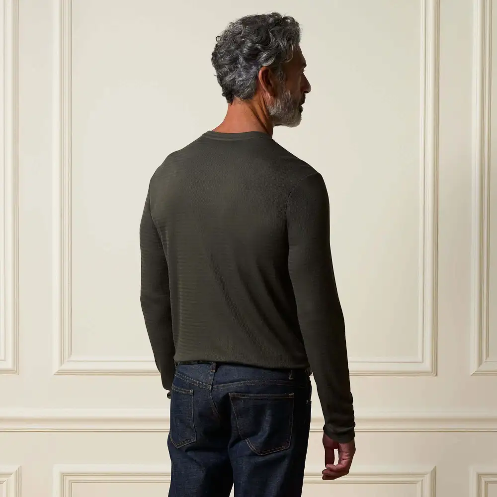 Men's Classic Regular Fit Relaxed Henley T-Shirt