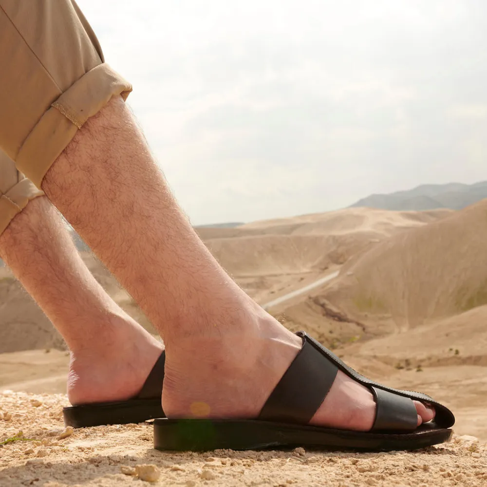 Flexible Leather Closed Toe Sandals