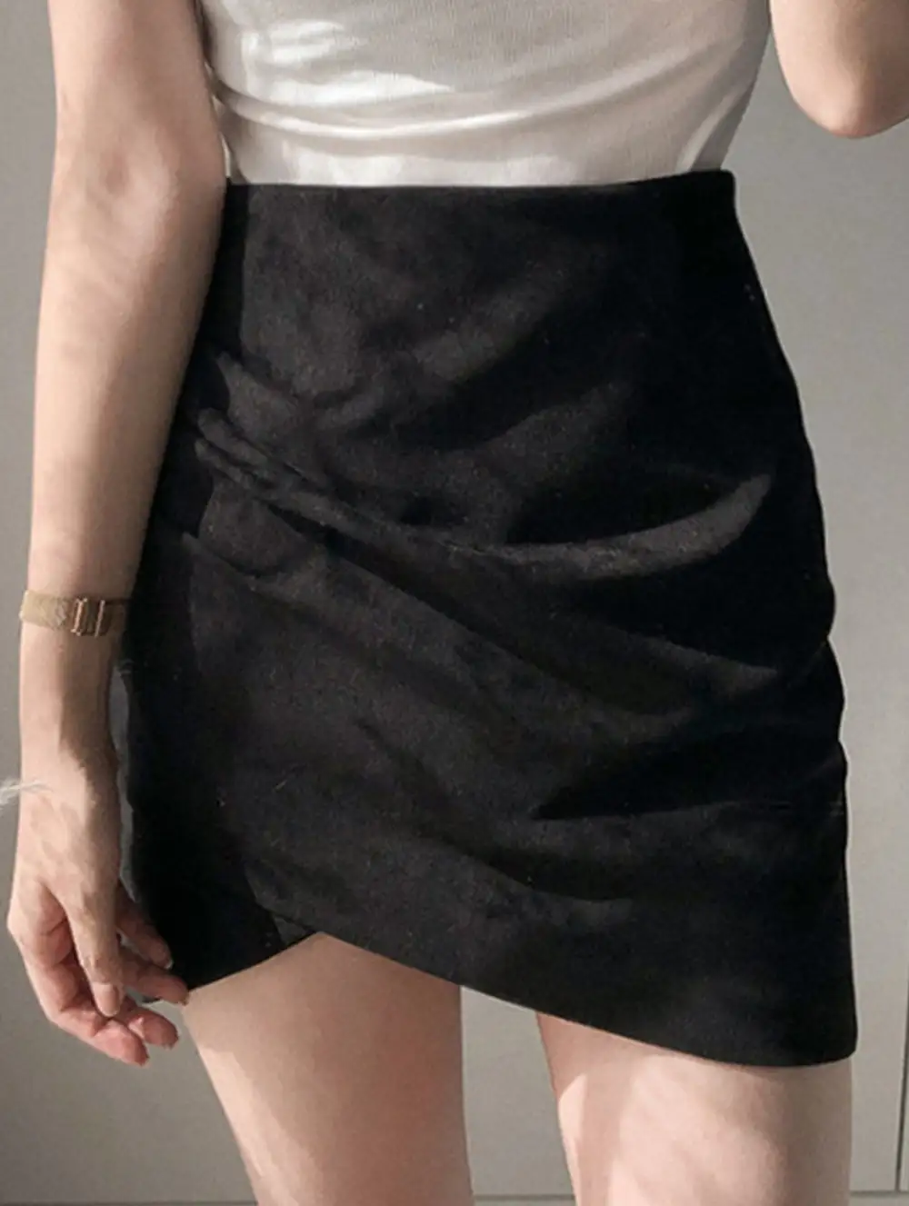 Zipper Detail Asymmetric Mini Skirt