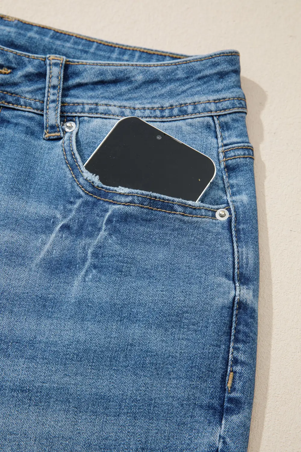 Refined Relaxed Washed Pocketed Straight Leg Jeans