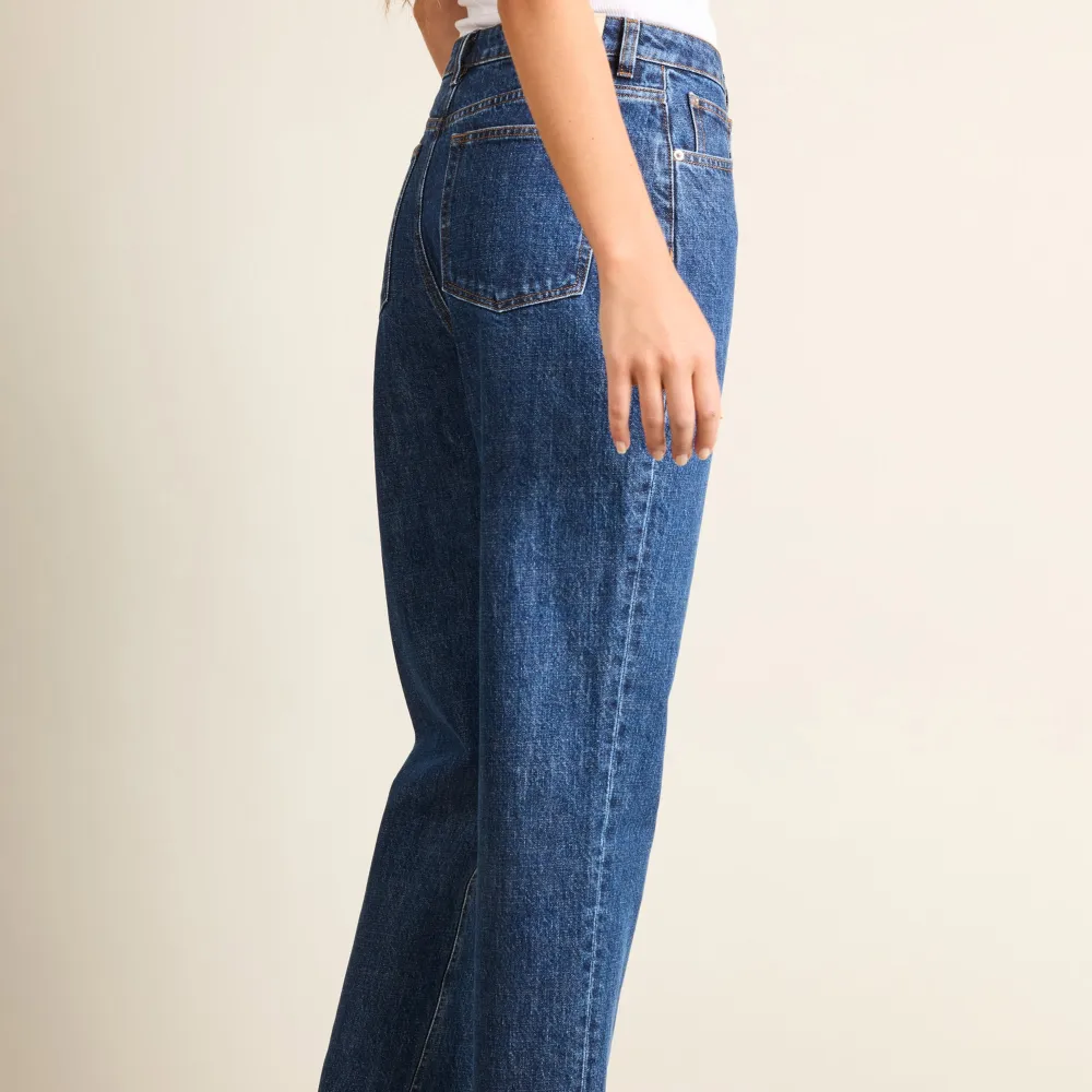 Women's Classic Slim Straight Mid Rise Jeans