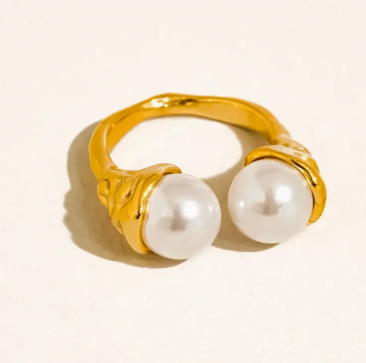 Minimal Pearl Ring