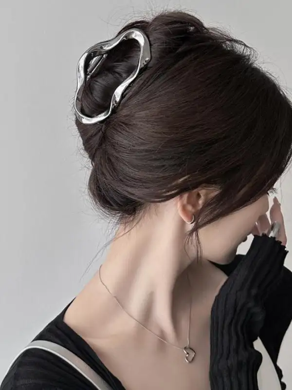 Polished Geometric Claw Clip
