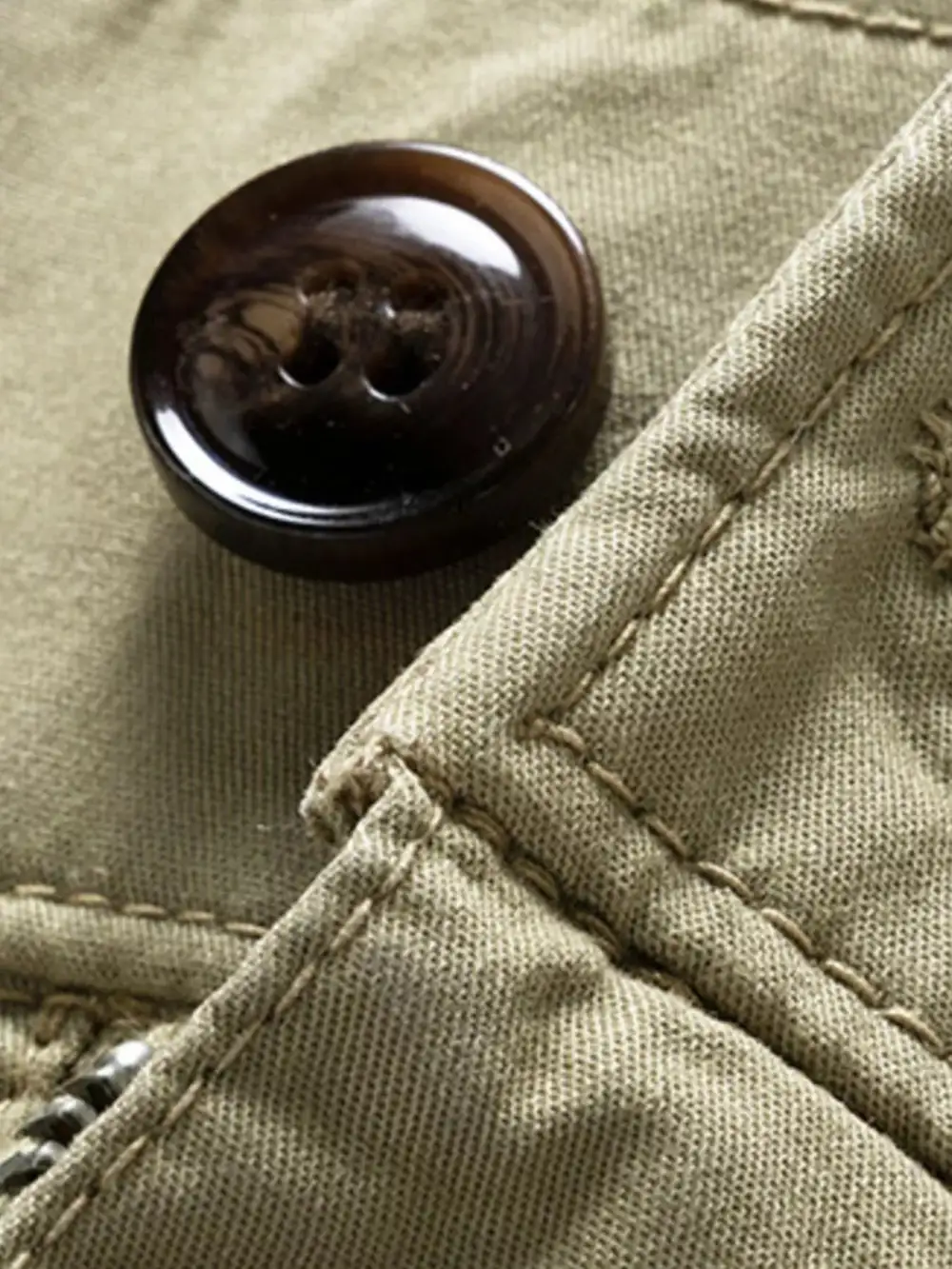 Refined Men's Cargo Pants with Multiple Pockets