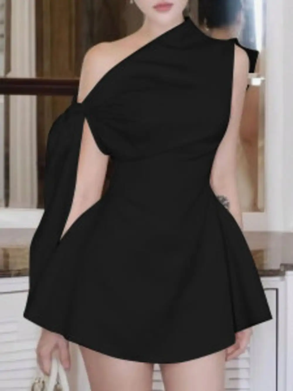 Structured Shape Shoulder Mini Dress