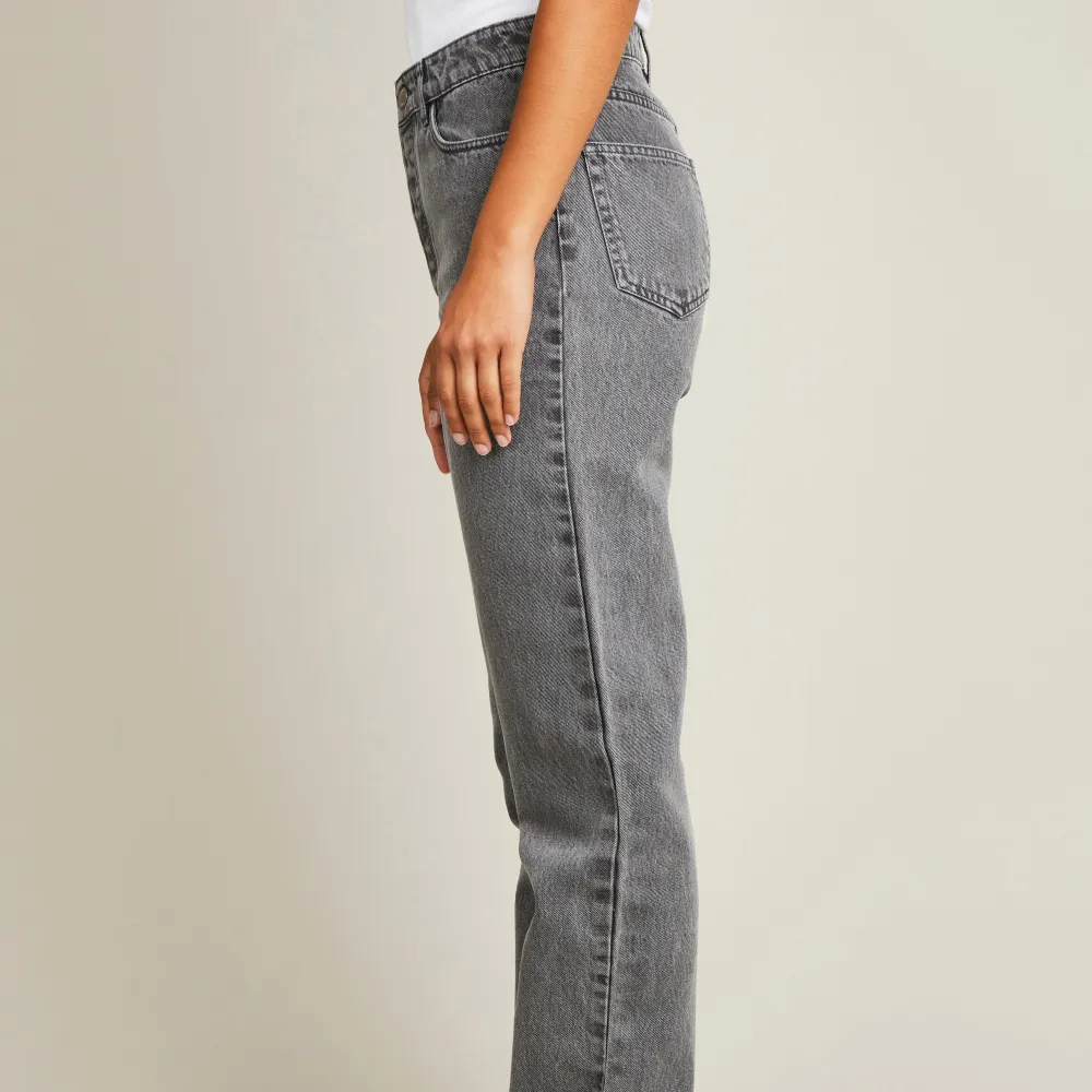 Women's Straight Relaxed Jeans