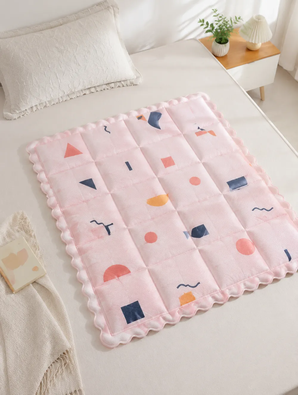 Geometric Abstract Pattern Cooling Mat